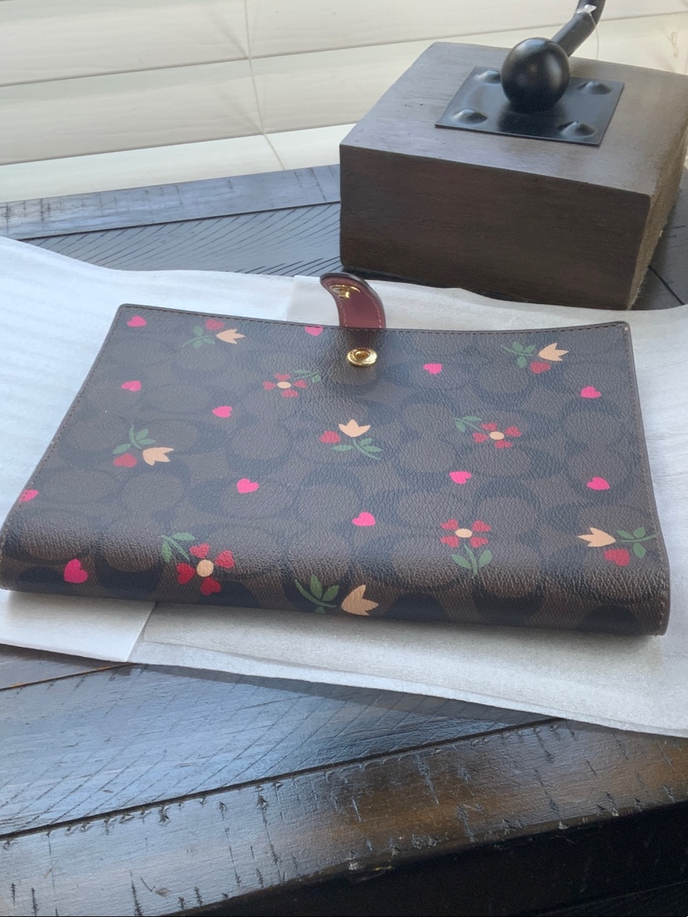Coach Brown Floral Signature Tabbed Organizer with Pink Snap - Picture 7 of 8